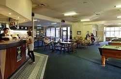 Yagoona Tavern - Foster Accommodation 3