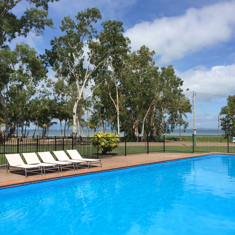 Arcadia Village Bistro - Foster Accommodation 3