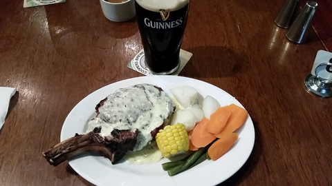 Commercial Hotel - Foster Accommodation 3