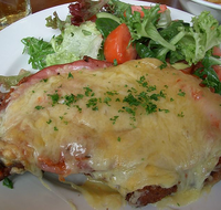 Raglan Tavern - Foster Accommodation