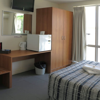 Upper Ross Hotel - Foster Accommodation 2