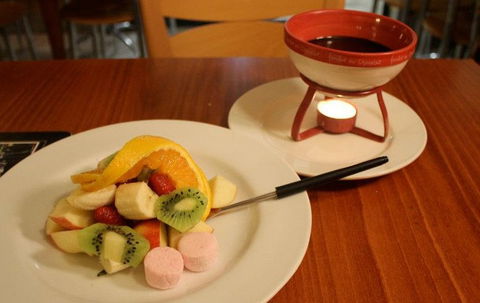 CJ's French Fondue Restaurant - Foster Accommodation 0