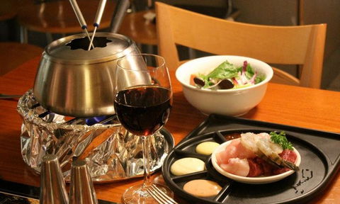 CJ's French Fondue Restaurant - Foster Accommodation 1