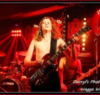 Home Tavern - Foster Accommodation