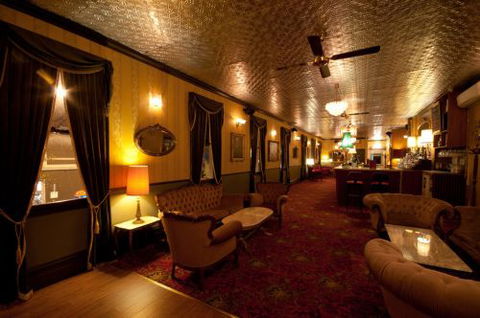 Back Bar Cocktail Lounge & Function Venue - Foster Accommodation 2