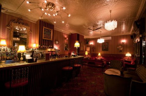 Back Bar Cocktail Lounge & Function Venue - Foster Accommodation 4