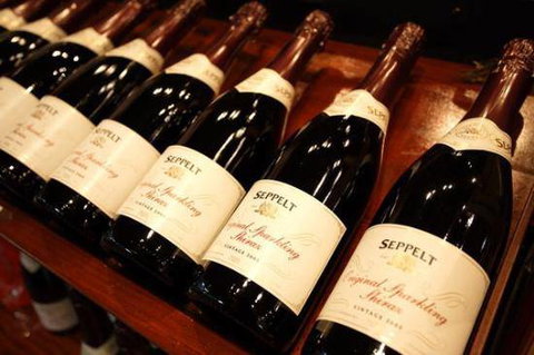 Wamberal Wine Palace - Foster Accommodation 2