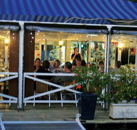 The Colonels Restaurant  Bar - Foster Accommodation