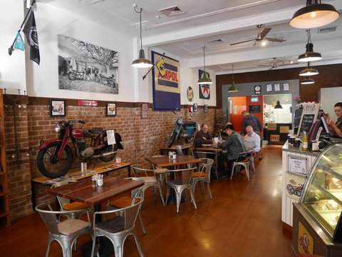 Roadies Cafe - Foster Accommodation 3