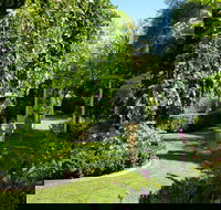 Camelot Garden Stroll - Foster Accommodation