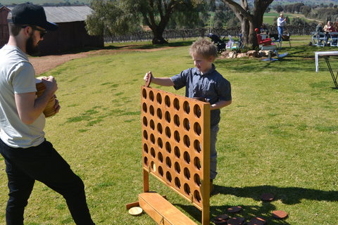 Daddy's Day Out At Borambola Wines By The Roundabout Restaurant - Foster Accommodation 2