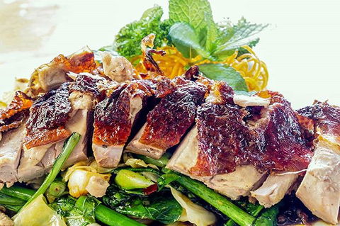 Khot Thai Restaurant - Foster Accommodation 5