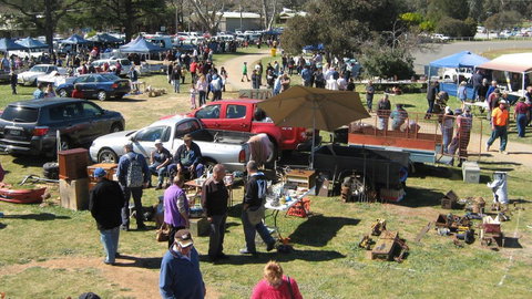 Fathers Day Swap Meet Cootamundra - Foster Accommodation 1