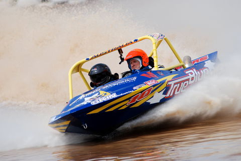 V8 Superboats - Foster Accommodation 0