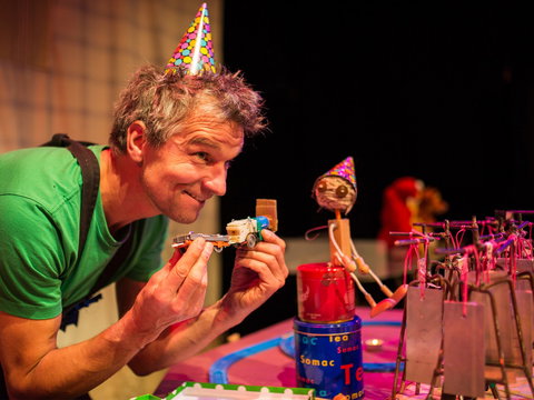 Loose Ends - Foster Accommodation 0