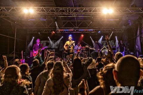 VDM Fest - Rock Edge Country Music Festival - Foster Accommodation 0