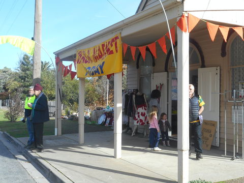 Yarck Country Market - Foster Accommodation 2