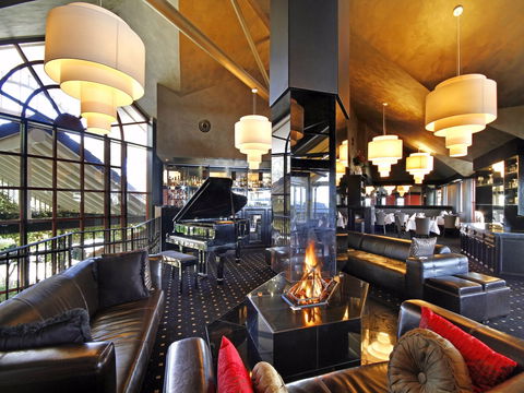 Christmas Celebration At Echoes Boutique Hotel - Foster Accommodation 1
