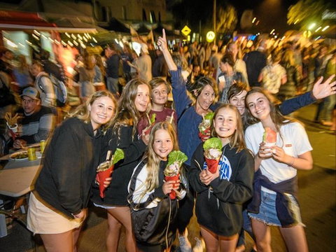 Eat Street Yamba - Foster Accommodation 1