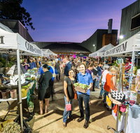 Hand Made Under the Stars - Twilight Market - Foster Accommodation