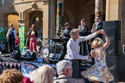 Jumpers And Jazz In July Festival - Foster Accommodation 0