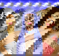 Les Divas An All Male Revue - Foster Accommodation