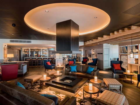 Live Music In 1867 Lounge - Foster Accommodation 0