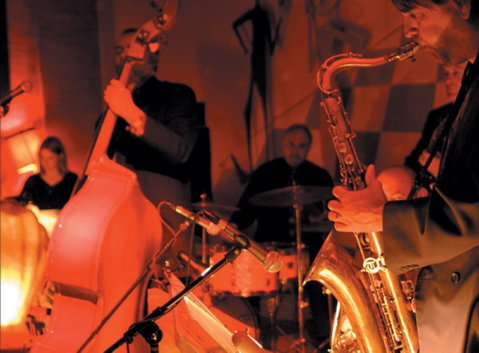 The Pearly Shells Feat. Julie O'Hara - Foster Accommodation 0