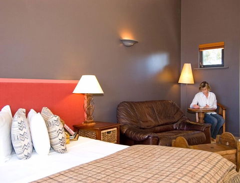 Chimes Spa Retreat - Foster Accommodation 6