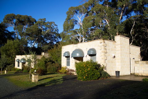 Marwood Villas - Foster Accommodation 1