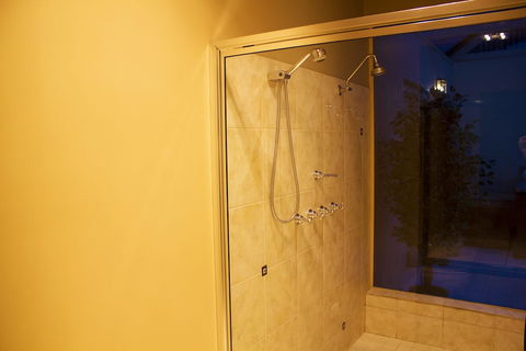 Marwood Villas - Foster Accommodation 6