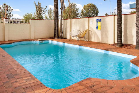 Econo Lodge Griffith Motor Inn - Foster Accommodation 3