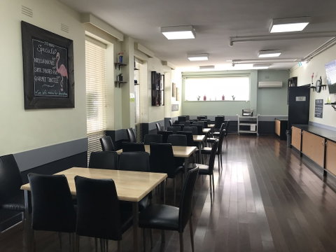 Miami Hotel Melbourne - Foster Accommodation 2
