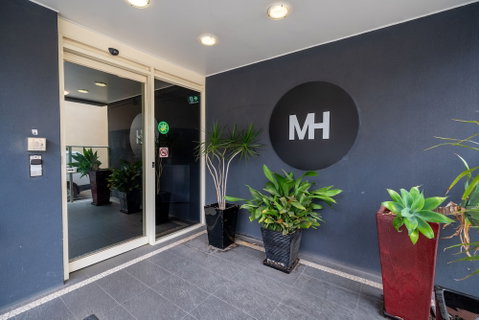 Miami Hotel Melbourne - Foster Accommodation 0