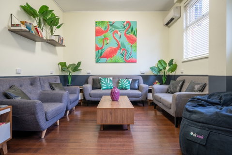 Miami Hotel Melbourne - Foster Accommodation 3