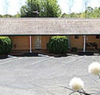 Hilltops Retreat Motor Inn - Foster Accommodation