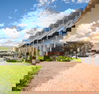 Denison Boutique Hotel - Foster Accommodation