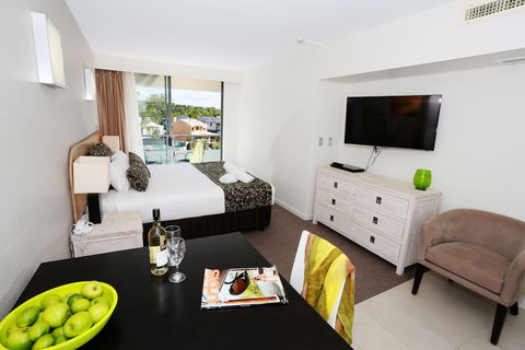 Hotel Laguna - Foster Accommodation 3