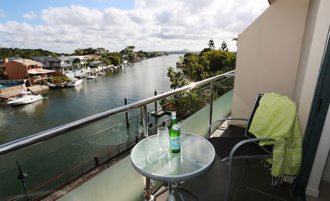 Hotel Laguna - Foster Accommodation 2