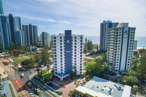 Alexander Holiday Apartments - Foster Accommodation 4