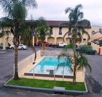 Econo Lodge Hacienda International - Foster Accommodation