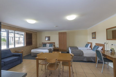 Windmill Motel And Events Centre - Foster Accommodation 7