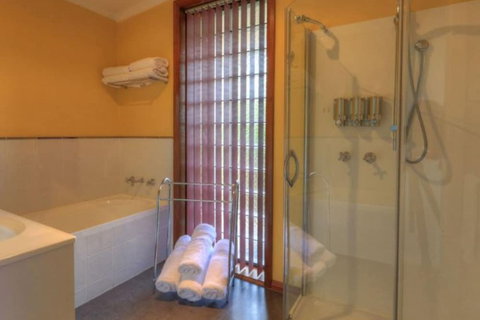 Driftwood Cottages - Foster Accommodation 5