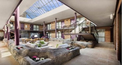 Garden Lodge Sydney - Foster Accommodation 0