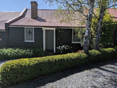 Alice's Cottages - Foster Accommodation 0