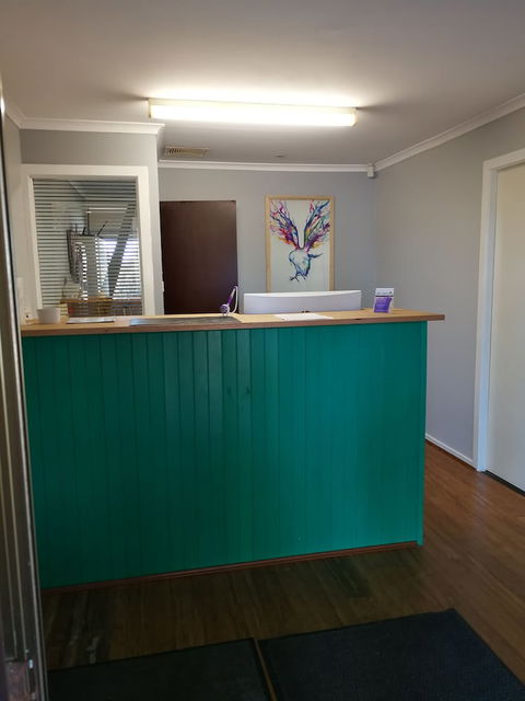 Lakeside Lodge Motel - Foster Accommodation 2