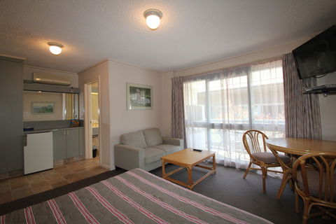 Beaumaris Bay Motel - Foster Accommodation 6