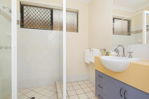 Central Plaza Apartments - Foster Accommodation 2