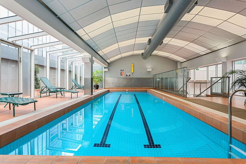 Clarion Suites Gateway - Foster Accommodation 2