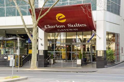 Clarion Suites Gateway - Foster Accommodation 0